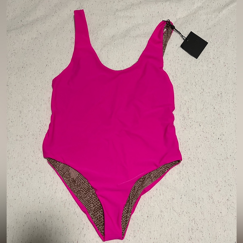 Acacia Palm Springs One Piece Swimsuit in Guava Pop Sz Large